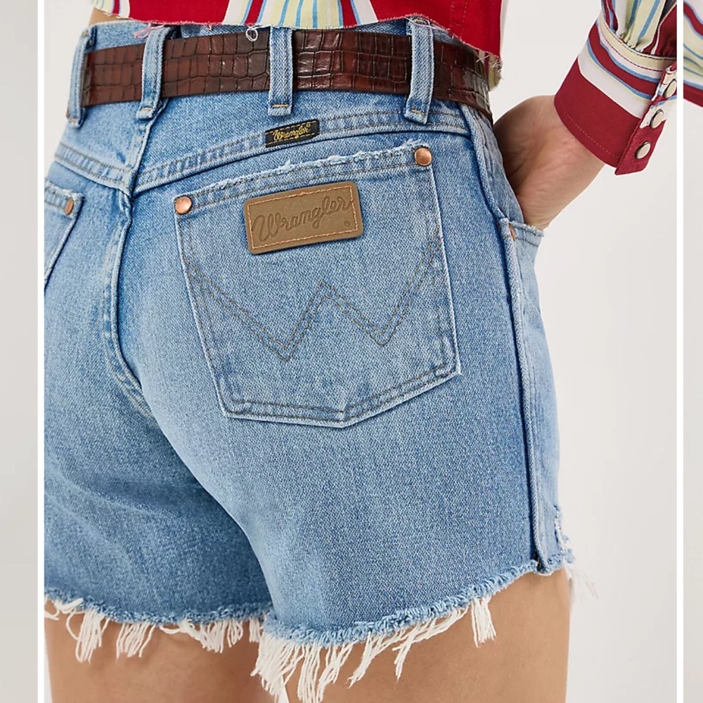 Wrangler Reworked cut-off Blue Denim Fringe Shorts sz 34”